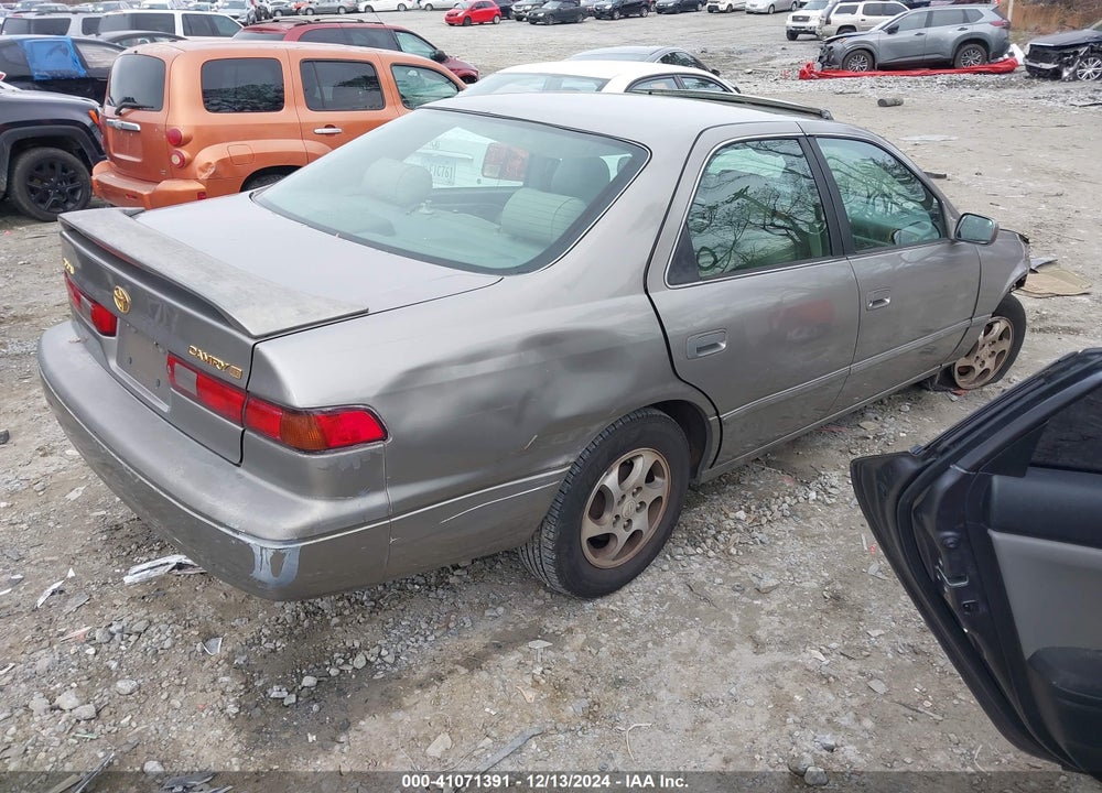 1999 TOYOTA CAMRY LE VIN: 4T1BG22K9XU448301