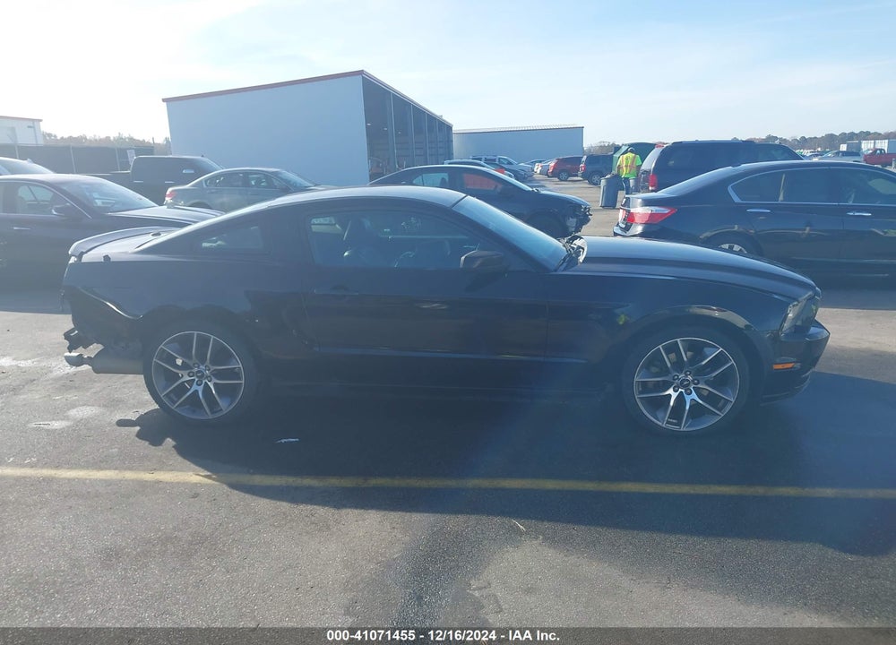 2014 FORD MUSTANG V6 PREMIUM VIN: 1ZVBP8AM8E5331064