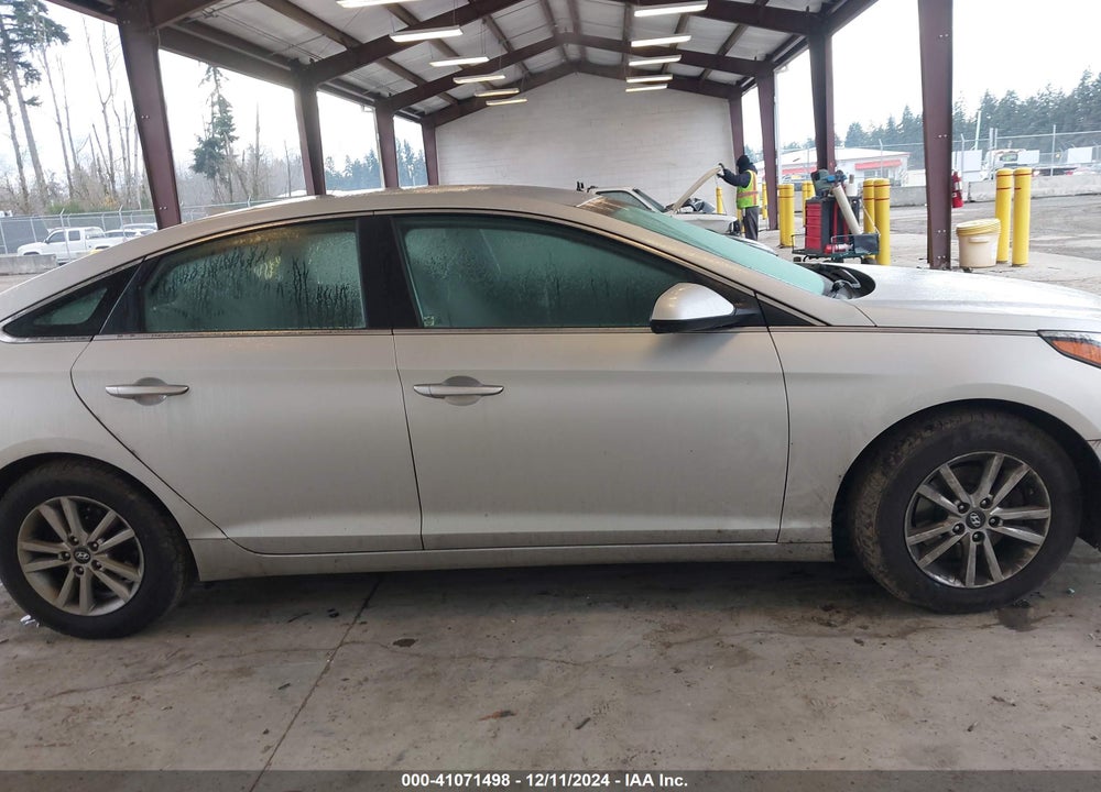 2016 HYUNDAI SONATA SE VIN: 5NPE24AF8GH318844