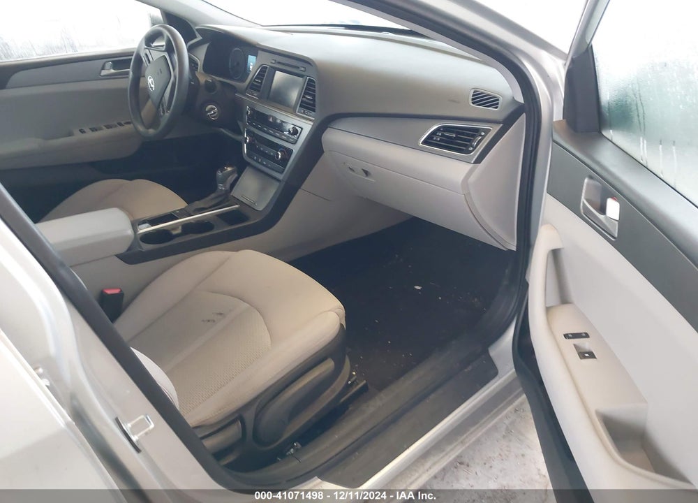2016 HYUNDAI SONATA SE VIN: 5NPE24AF8GH318844