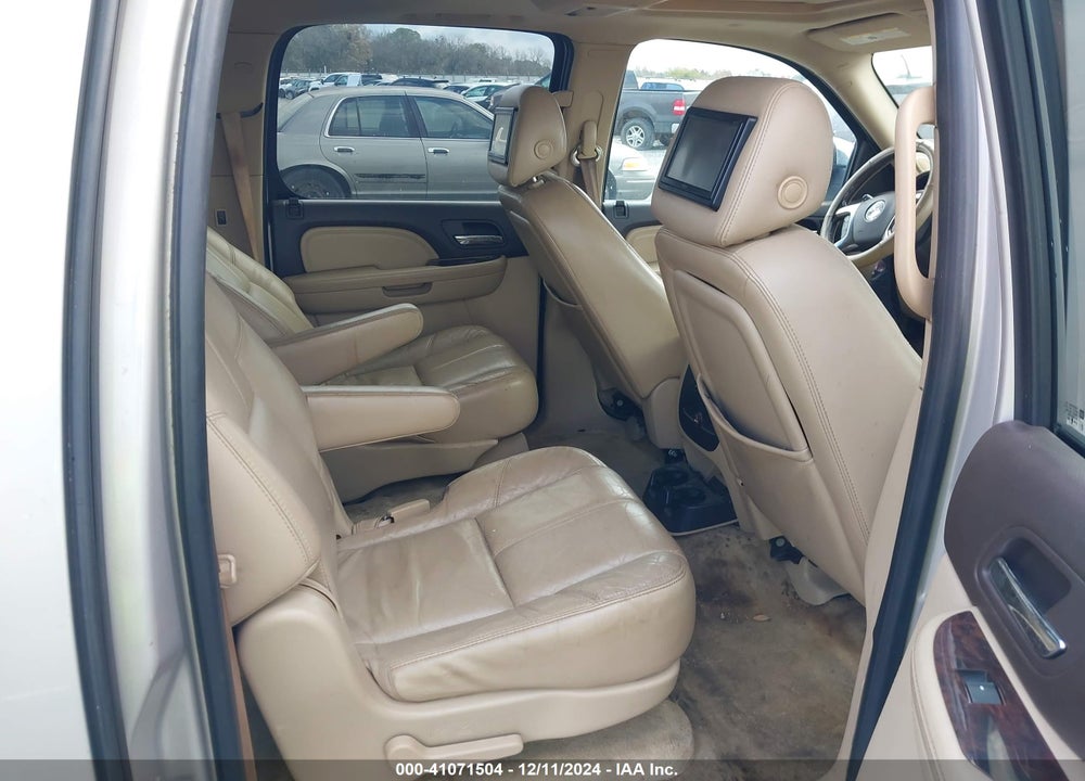2007 GMC YUKON XL 1500 DENALI VIN: 1GKFK66877J348374