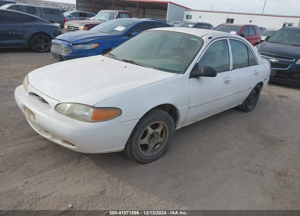 1998 FORD ESCORT SE VIN: 1FAFP13P5WW164618