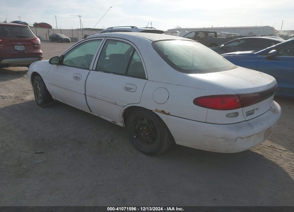 1998 FORD ESCORT SE VIN: 1FAFP13P5WW164618