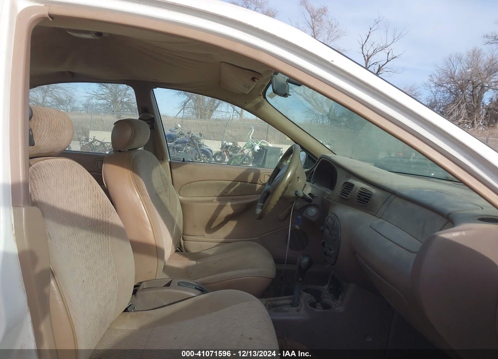 1998 FORD ESCORT SE VIN: 1FAFP13P5WW164618