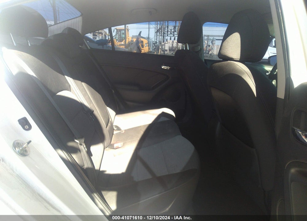 2016 KIA FORTE LX VIN: KNAFX4A63G5440143