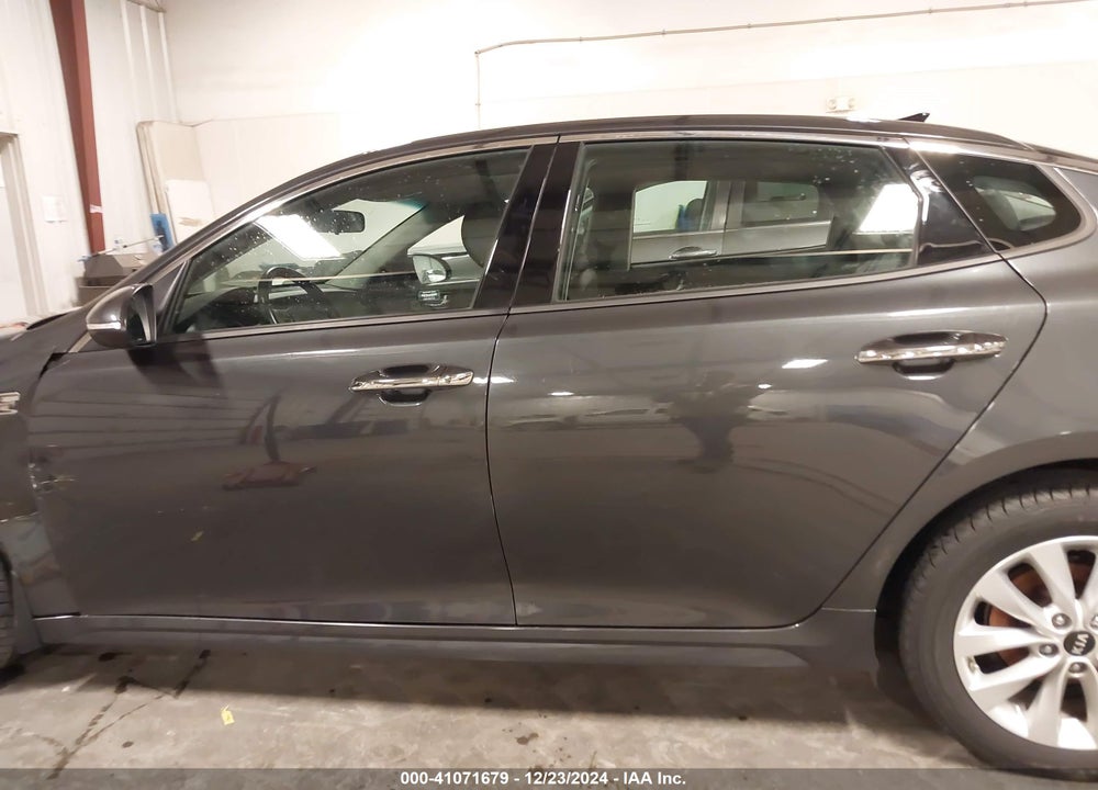 2018 KIA OPTIMA VIN: 5XXGT4L33JG190184