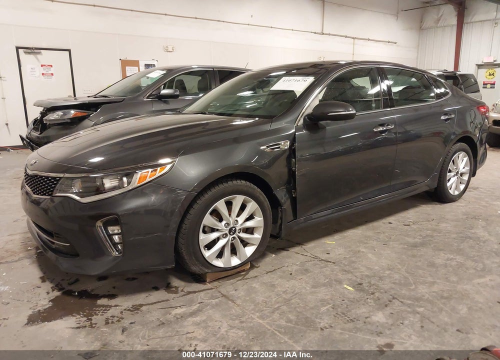 2018 KIA OPTIMA VIN: 5XXGT4L33JG190184