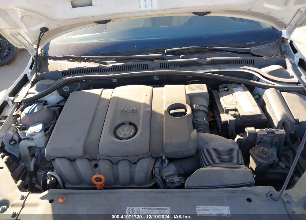 2013 VOLKSWAGEN JETTA 2.5L SE VIN: 3VWDX7AJ6DM421153