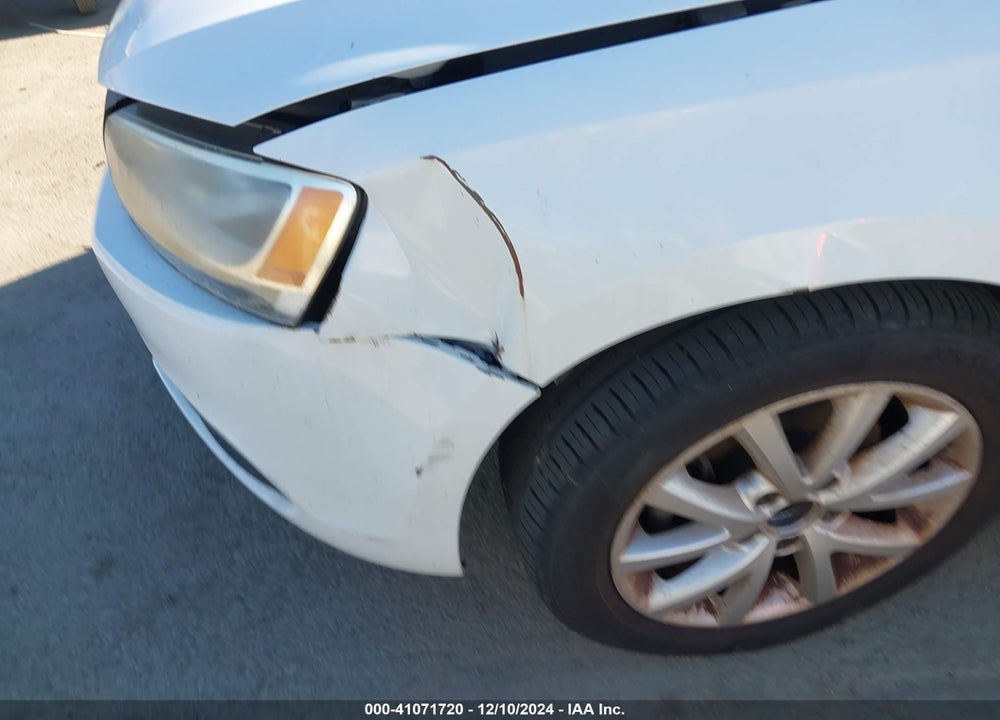 2013 VOLKSWAGEN JETTA 2.5L SE VIN: 3VWDX7AJ6DM421153