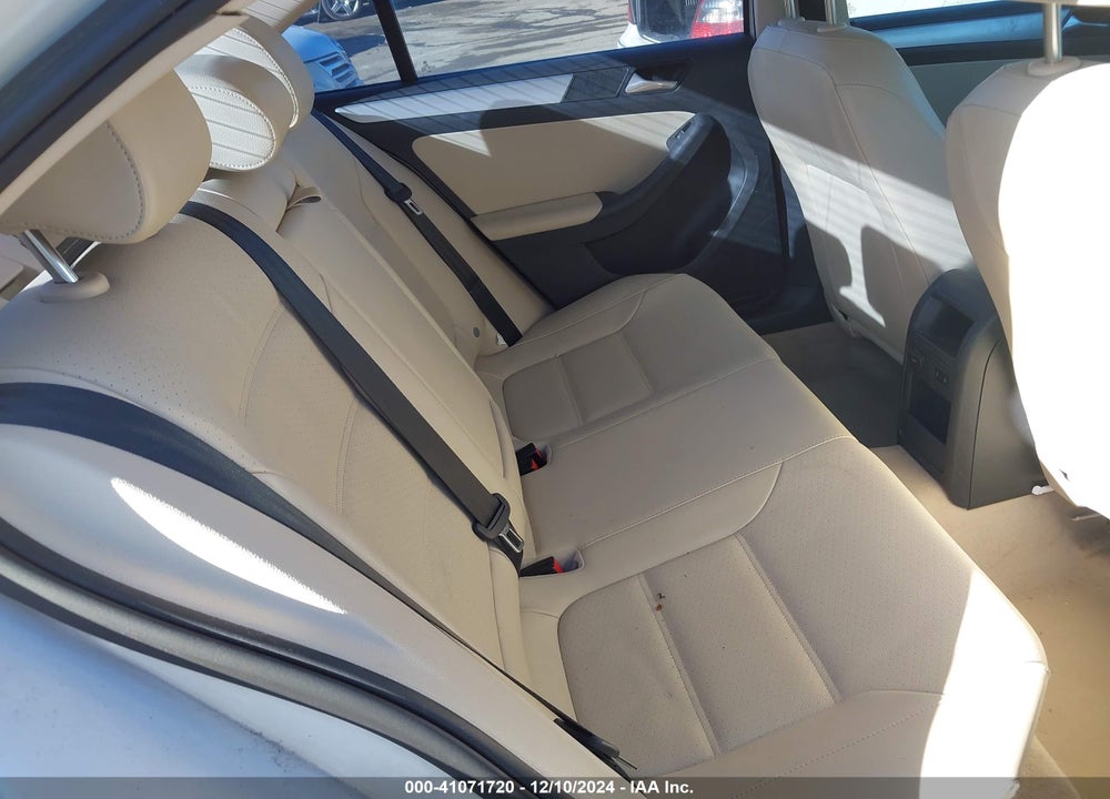 2013 VOLKSWAGEN JETTA 2.5L SE VIN: 3VWDX7AJ6DM421153