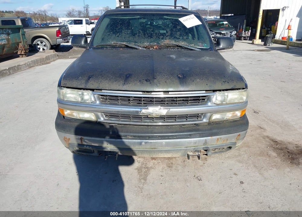 2004 CHEVROLET TAHOE LS VIN: 1GNEK13Z04J279876