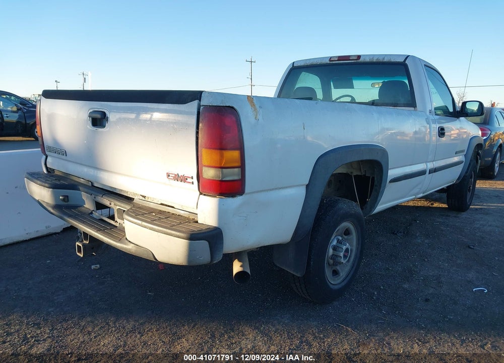 2001 GMC SIERRA 2500HD SL VIN: 1GTHC24U51E166649