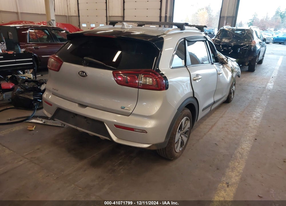 2018 KIA NIRO EX VIN: KNDCC3LC8J5127806