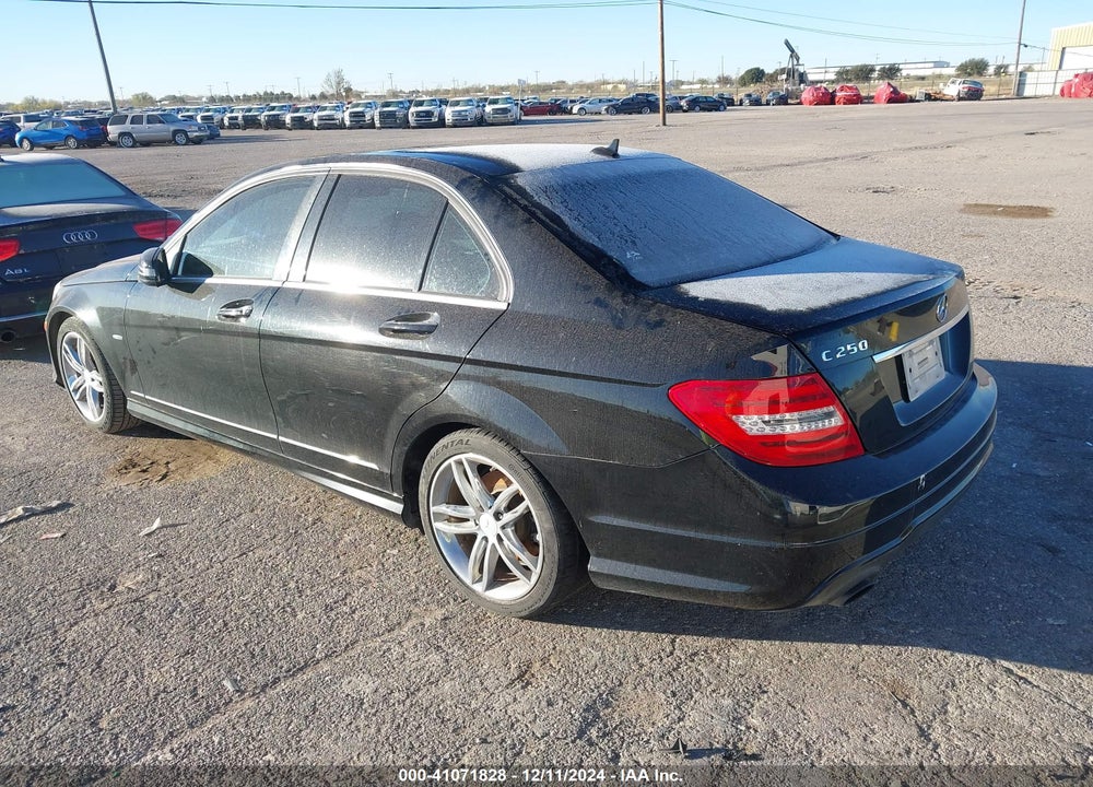 2012 MERCEDES-BENZ C 250 LUXURY/SPORT VIN: WDDGF4HB8CR206876