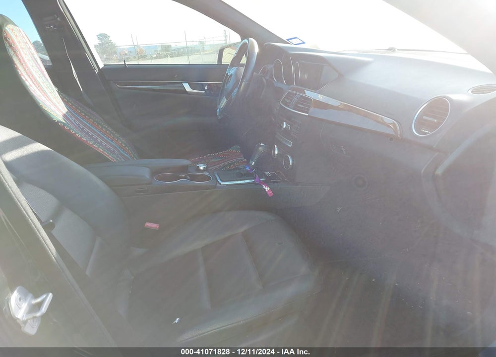 2012 MERCEDES-BENZ C 250 LUXURY/SPORT VIN: WDDGF4HB8CR206876