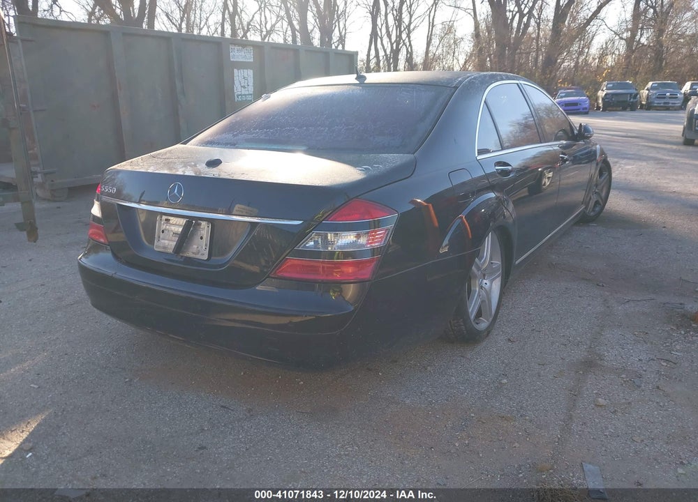 2007 MERCEDES-BENZ S 550 VIN: WDDNG71X07A057444