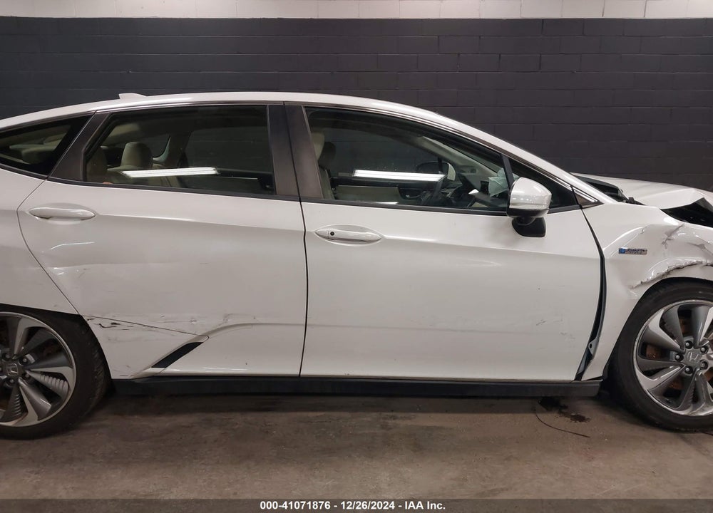2018 HONDA CLARITY PLUG-IN HYBRID VIN: JHMZC5F11JC015021