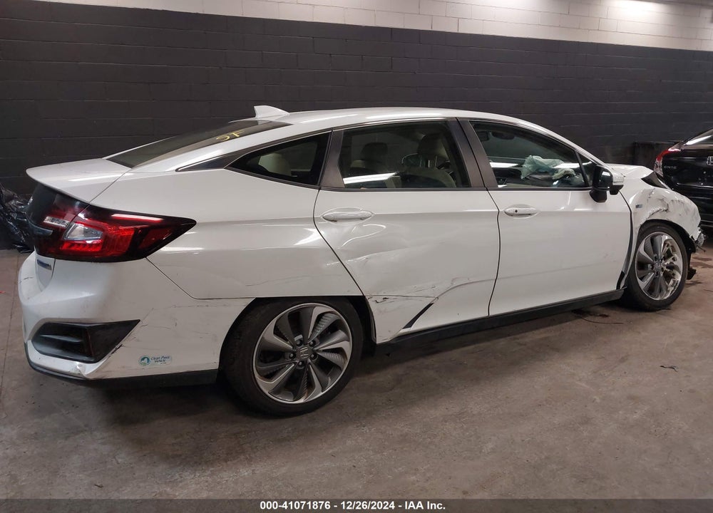 2018 HONDA CLARITY PLUG-IN HYBRID VIN: JHMZC5F11JC015021