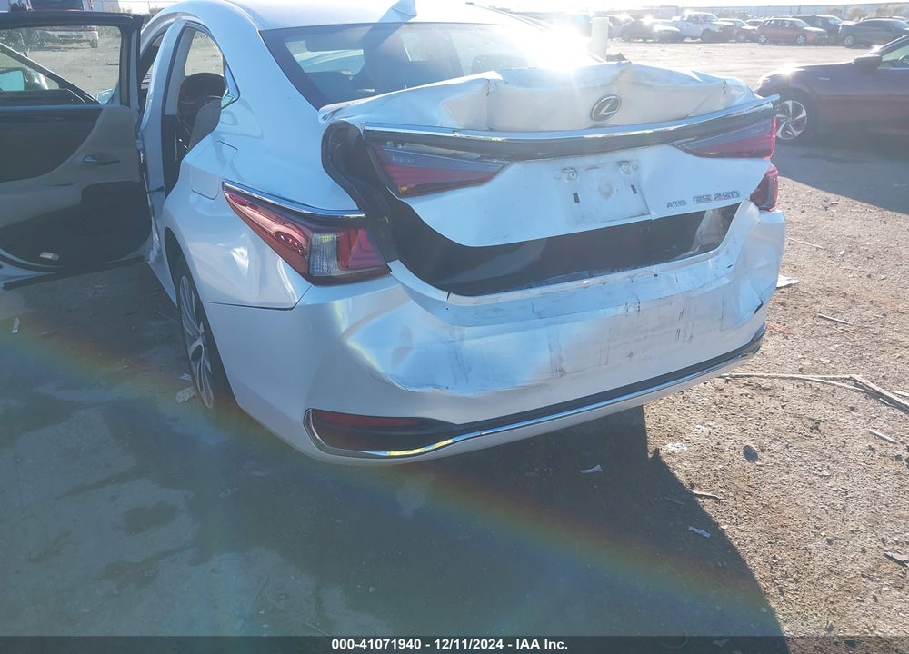 2021 LEXUS ES 250 VIN: 58AD11D16MU001521