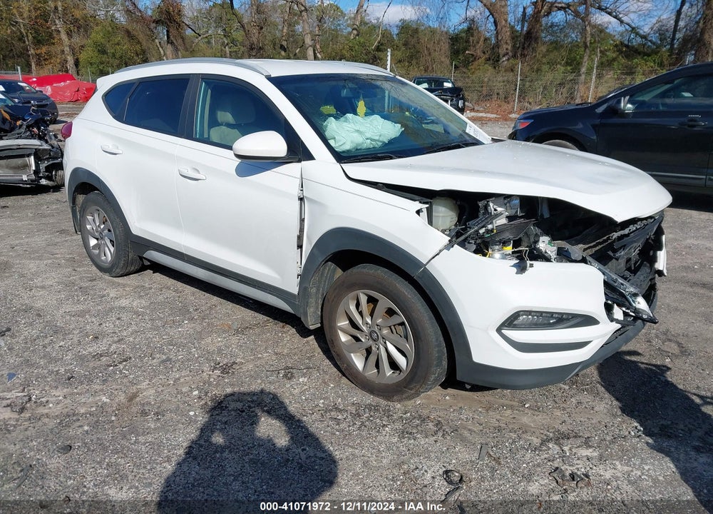 2017 HYUNDAI TUCSON SE VIN: KM8J33A40HU402826