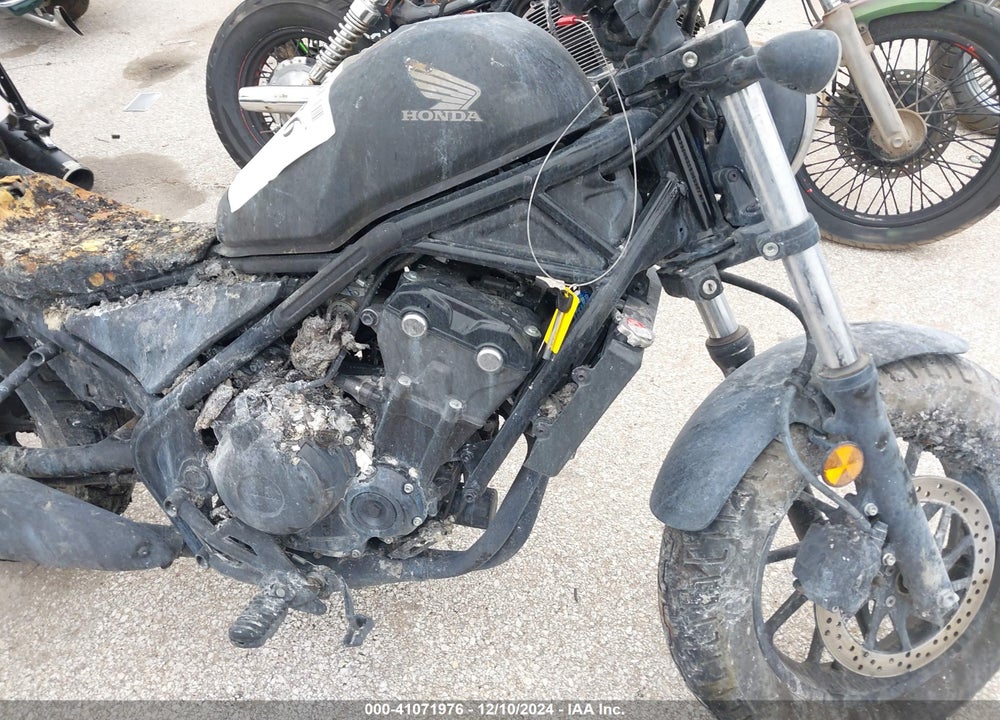 2022 HONDA CMX500 VIN: MLHPC5606N5500469