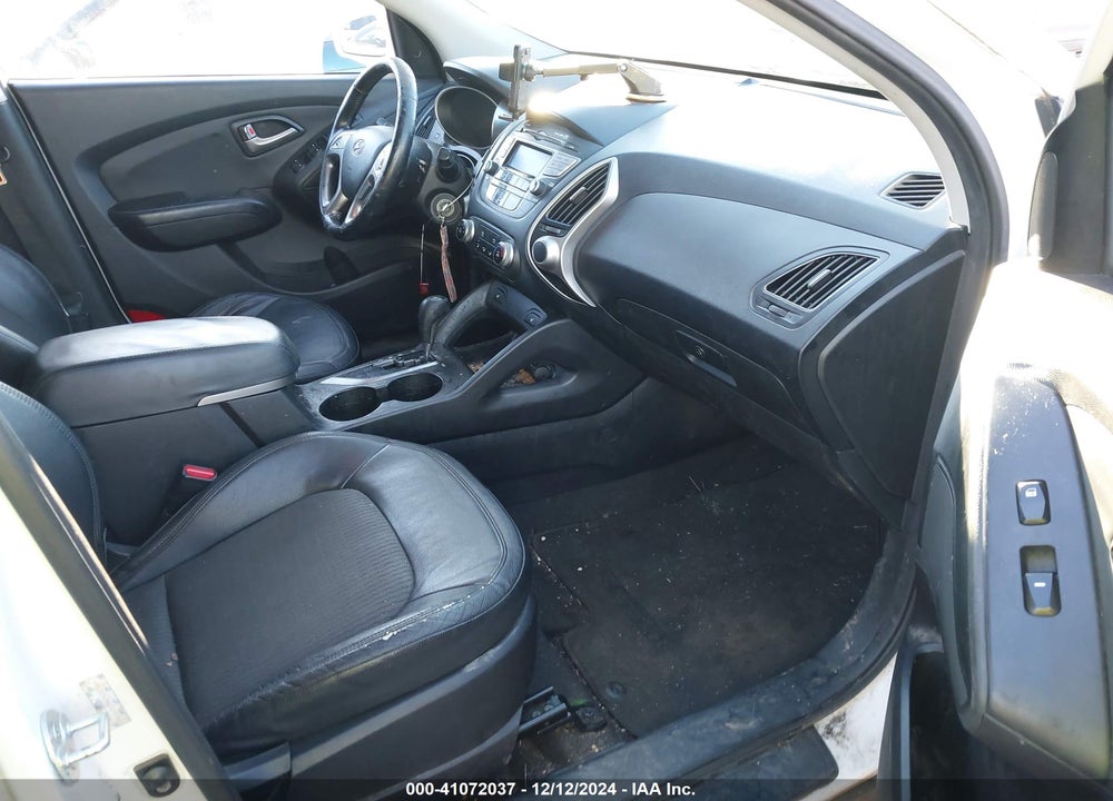 2011 HYUNDAI TUCSON GLS VIN: KM8JUCAC3BU309326