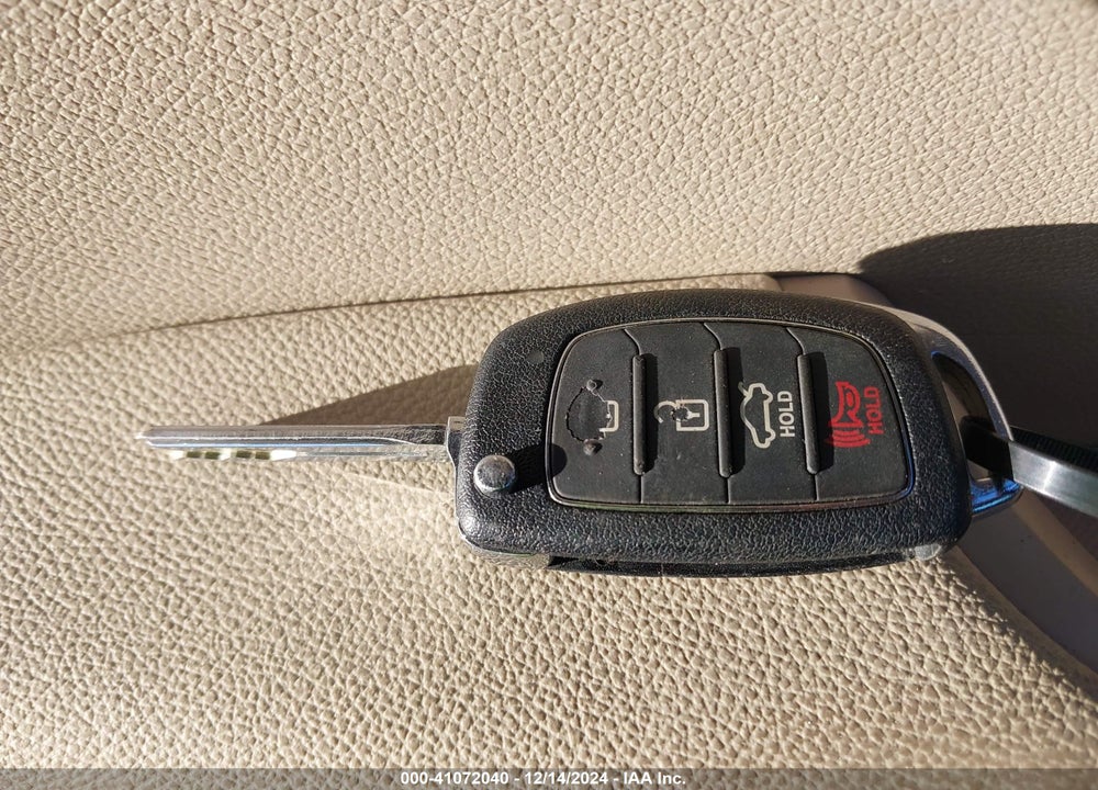 2015 HYUNDAI SONATA SE VIN: 5NPE24AF0FH170865