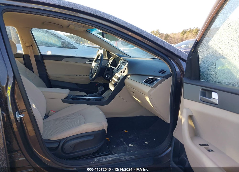 2015 HYUNDAI SONATA SE VIN: 5NPE24AF0FH170865