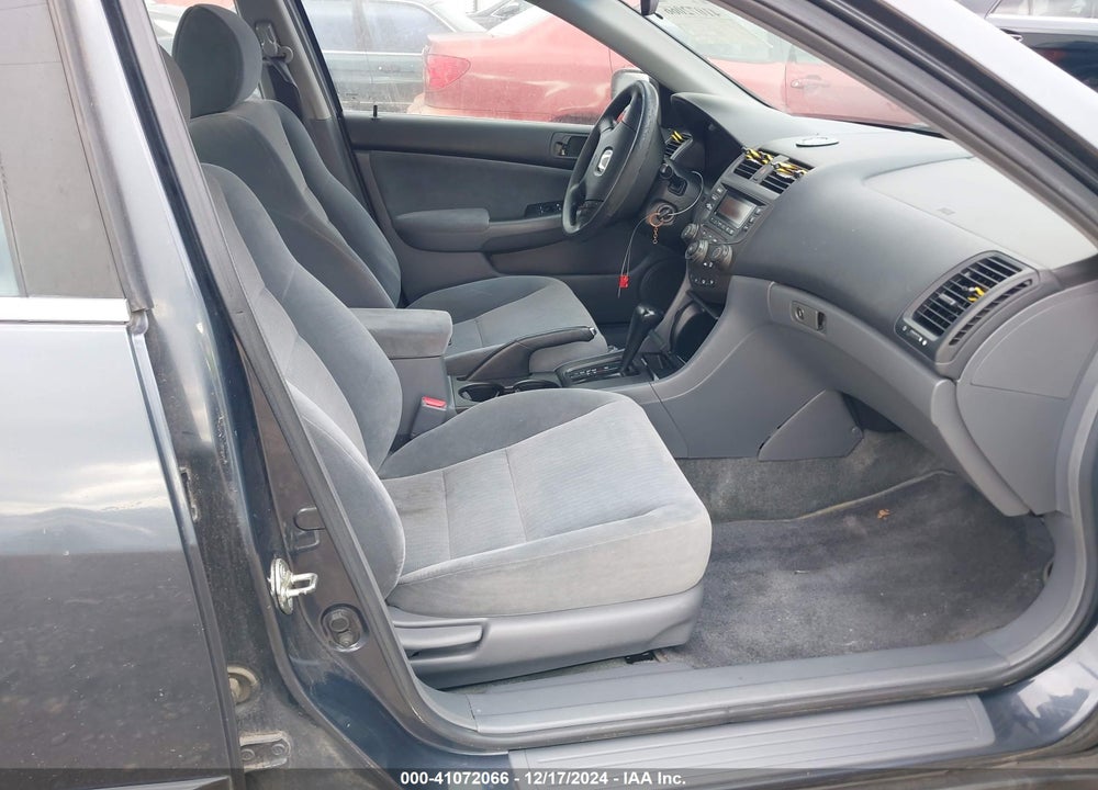 2003 HONDA ACCORD 2.4 LX VIN: 3HGCM56323G702452