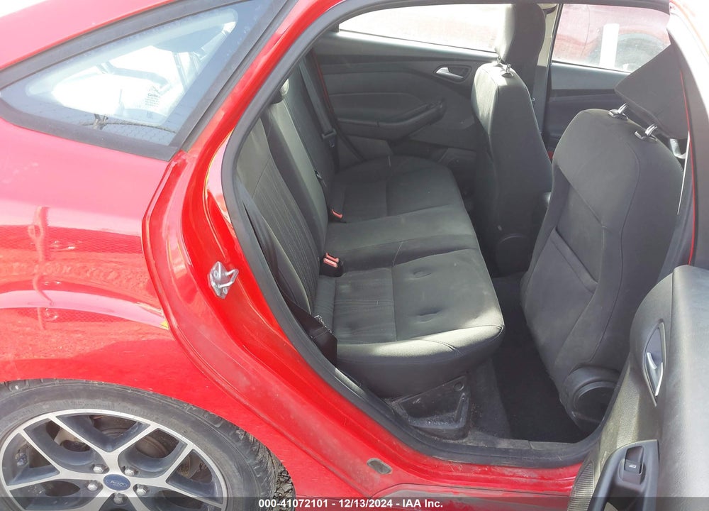 2015 FORD FOCUS SE VIN: 1FADP3F20FL361054