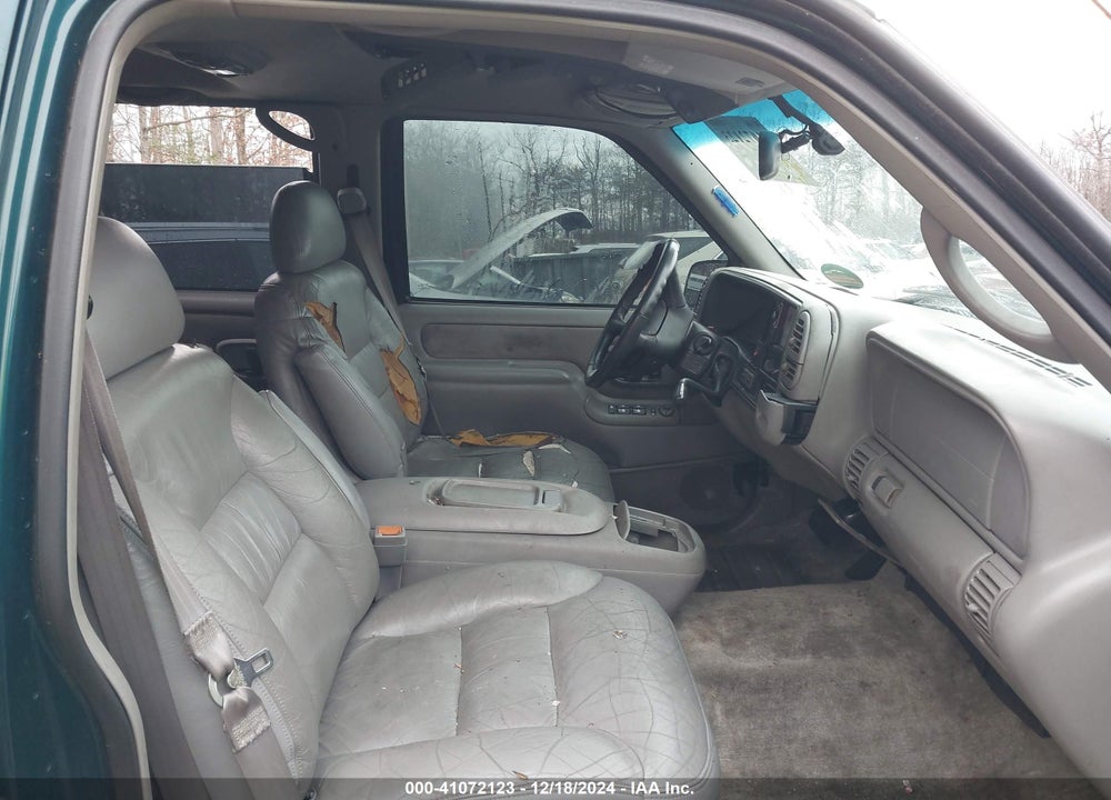 1999 CHEVROLET TAHOE LS VIN: 1GNEK13R3XJ503940