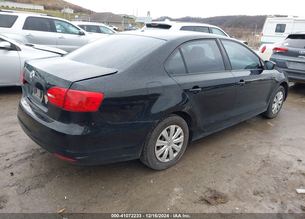 2014 VOLKSWAGEN JETTA 2.0L S VIN: 3VW2K7AJ8EM440374
