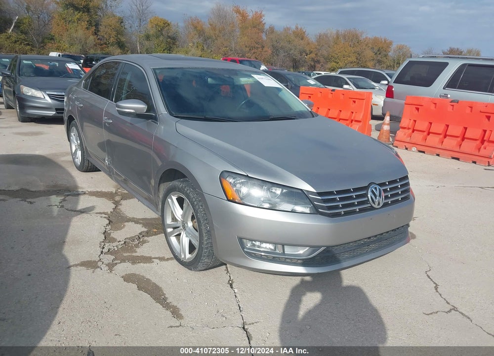2014 VOLKSWAGEN PASSAT 1.8T SEL PREMIUM VIN: 1VWCT7A34EC071095