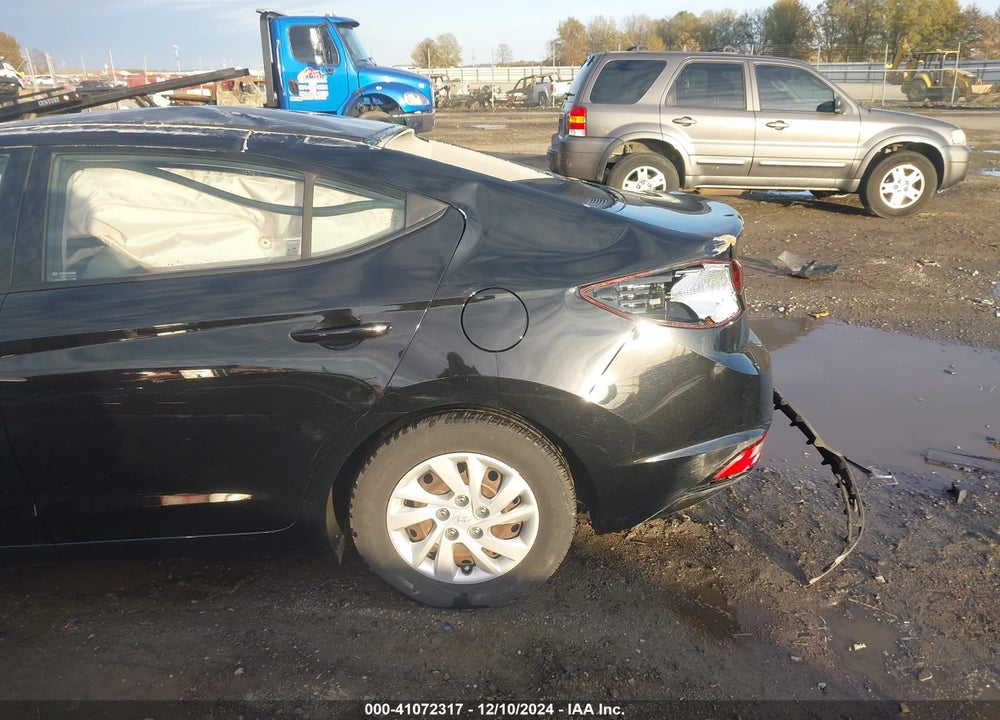 2019 HYUNDAI ELANTRA SE VIN: 5NPD74LF2KH497207