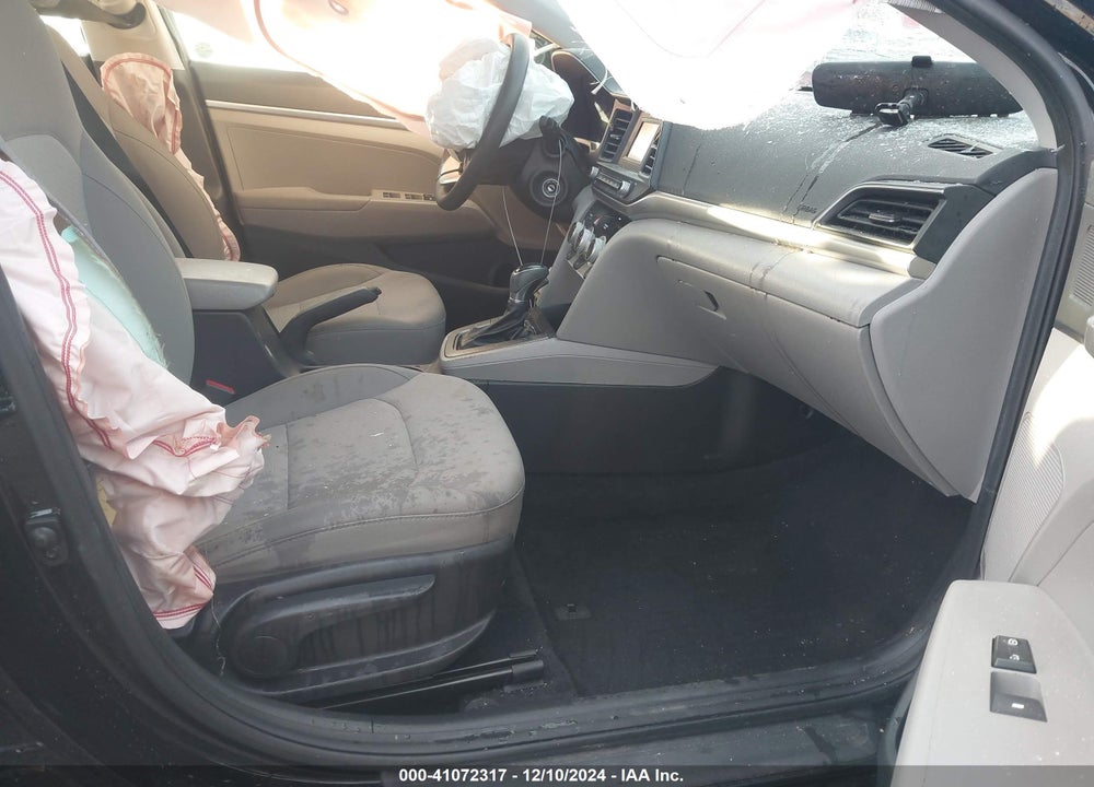 2019 HYUNDAI ELANTRA SE VIN: 5NPD74LF2KH497207