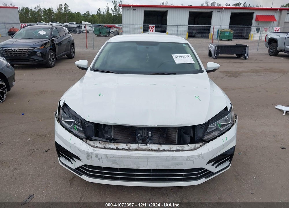 2017 VOLKSWAGEN PASSAT VIN: 1VWDT7A34HC054578