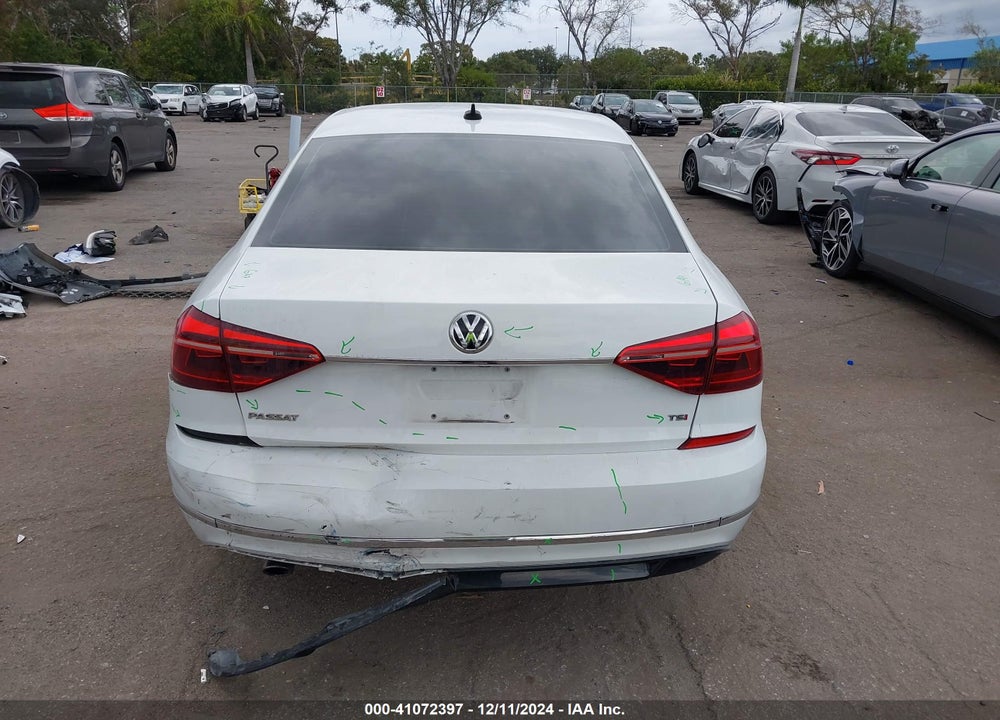 2017 VOLKSWAGEN PASSAT VIN: 1VWDT7A34HC054578