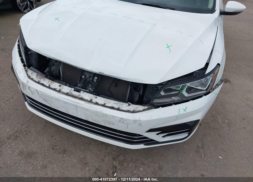 2017 VOLKSWAGEN PASSAT VIN: 1VWDT7A34HC054578