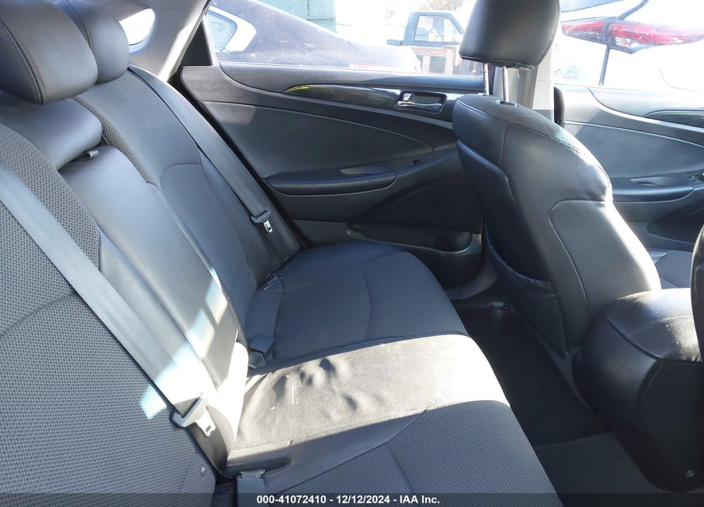 2014 HYUNDAI SONATA SE 2.0T VIN: 5NPEC4AB1EH860195