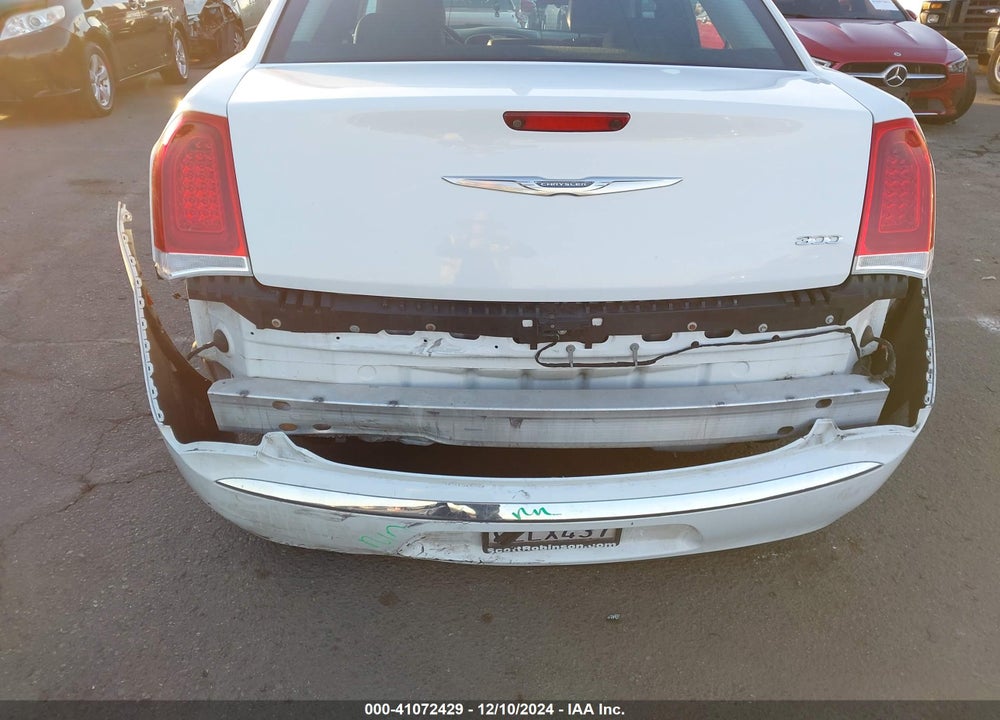2016 CHRYSLER 300 LIMITED VIN: 2C3CCAAG1GH142051