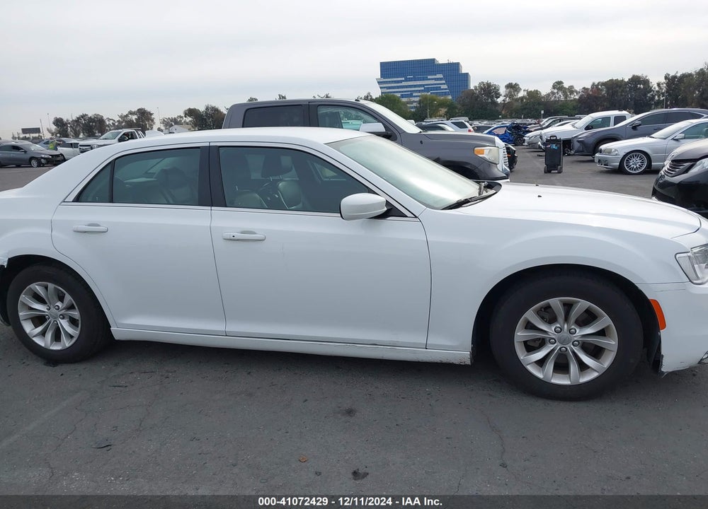 2016 CHRYSLER 300 LIMITED VIN: 2C3CCAAG1GH142051