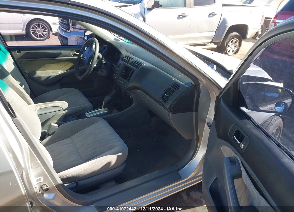 2005 HONDA CIVIC LX VIN: JHMES16515S007977