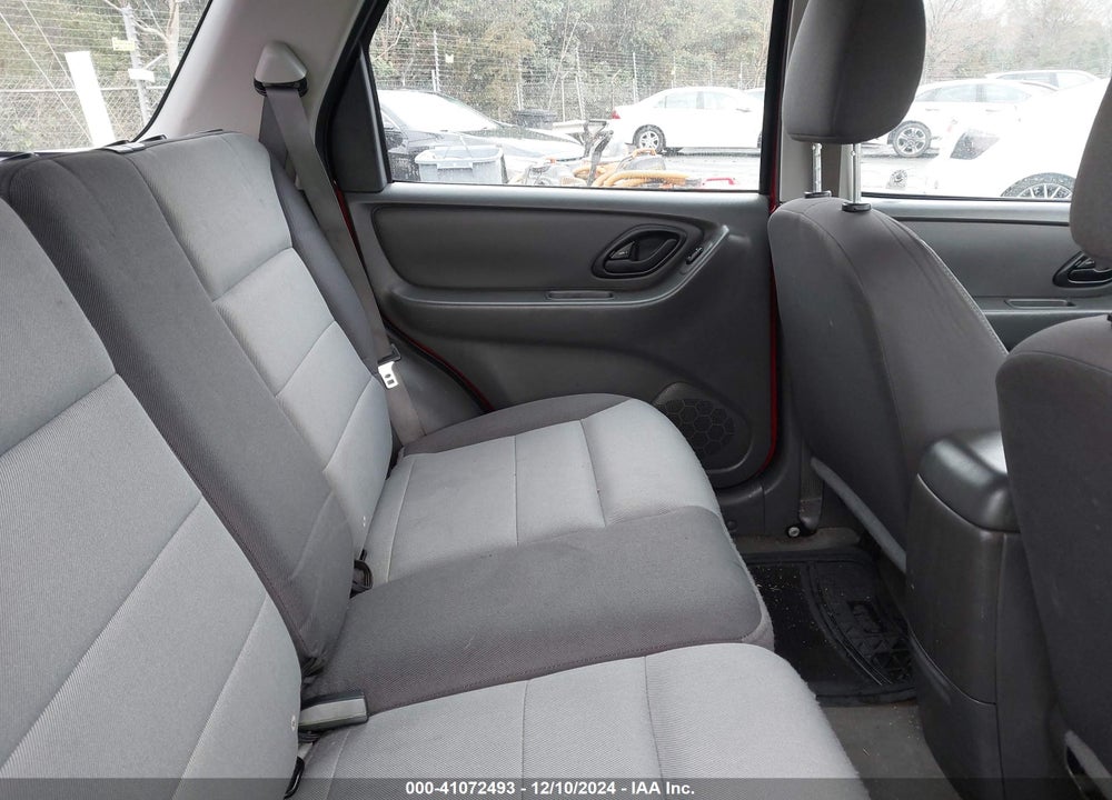 2005 FORD ESCAPE XLS VIN: 1FMYU02Z45DA17611