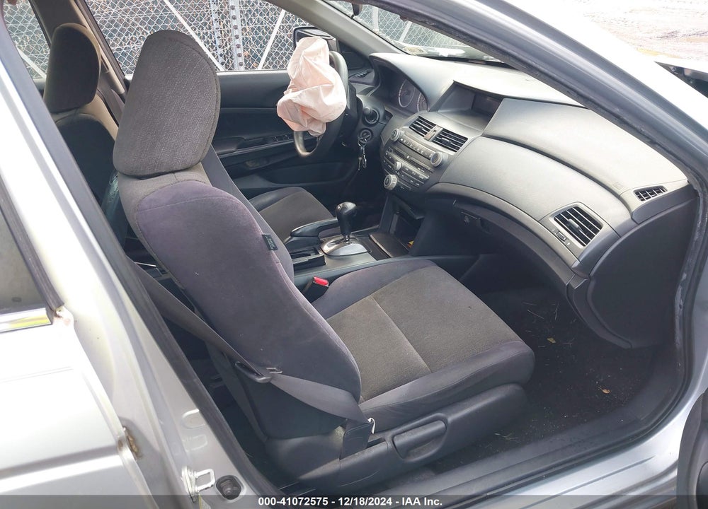 2009 HONDA ACCORD 2.4 LX-P VIN: 1HGCP26479A123009