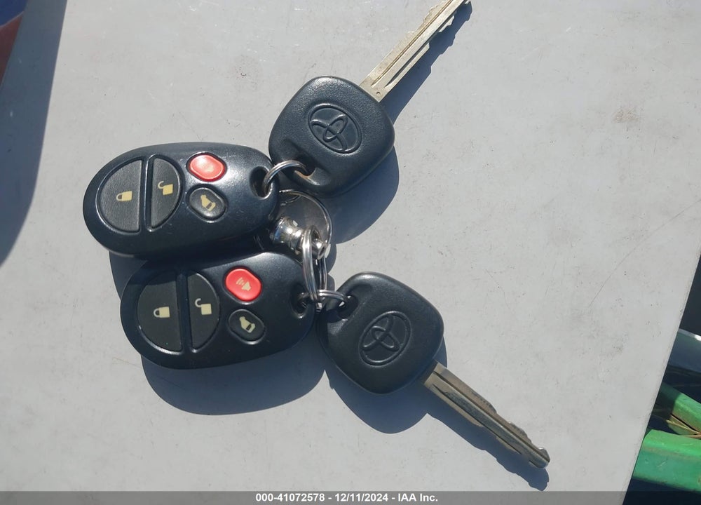 2004 TOYOTA SIENNA LE VIN: 5TDZA23C14S000405