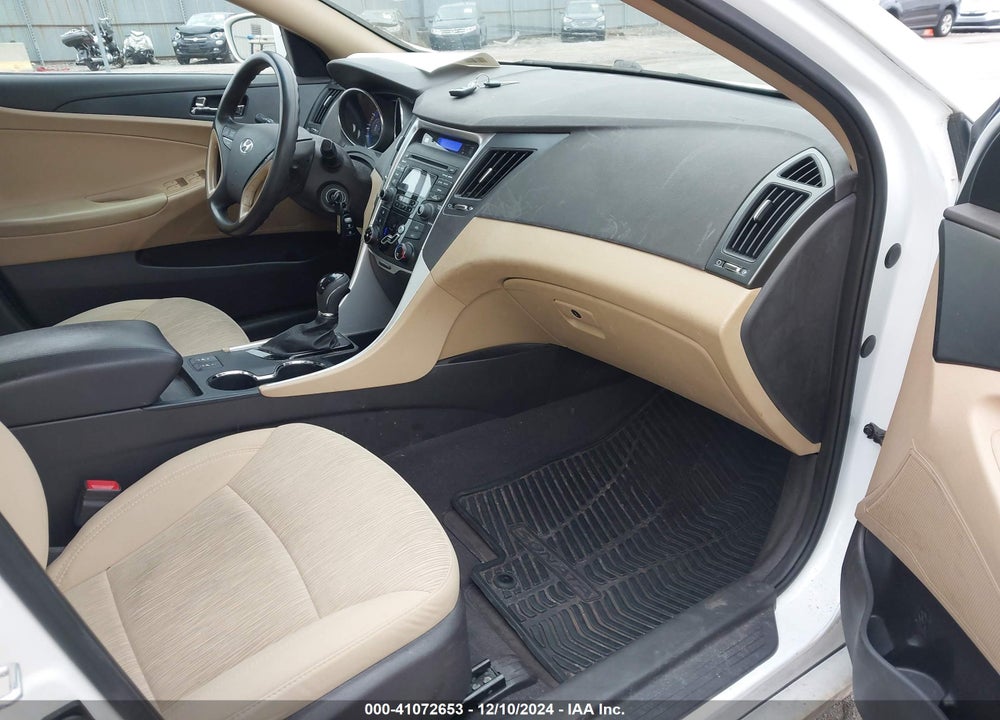 2013 HYUNDAI SONATA GLS VIN: 5NPEB4AC4DH804309