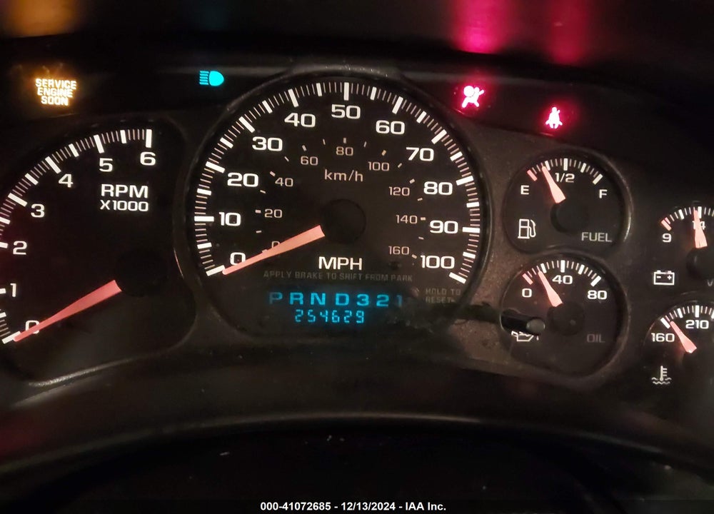 2002 CHEVROLET TAHOE LT VIN: 1GNEC13Z82R250332