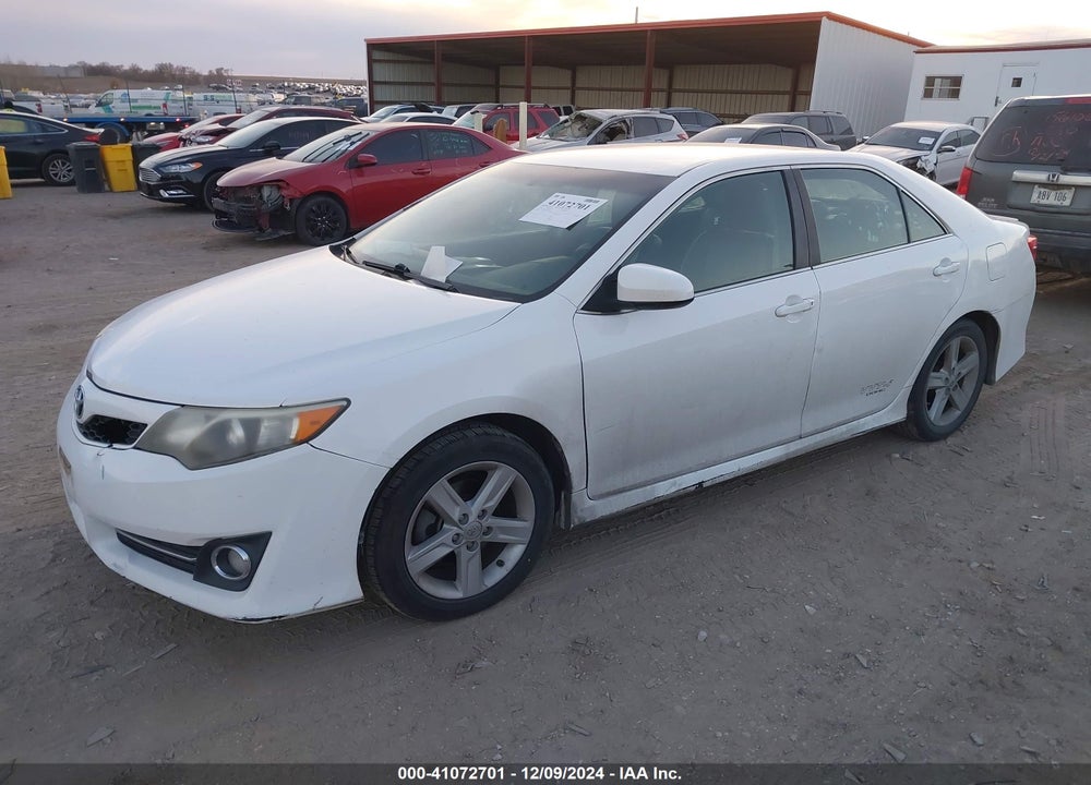 2014 TOYOTA CAMRY SE VIN: 4T1BF1FK2EU402457