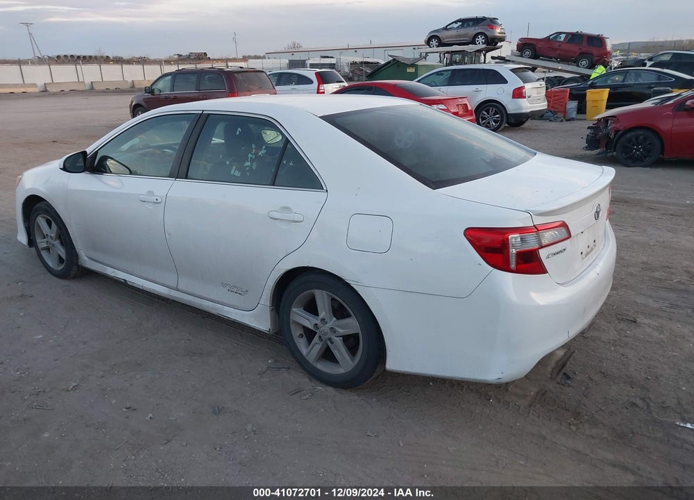 2014 TOYOTA CAMRY SE VIN: 4T1BF1FK2EU402457