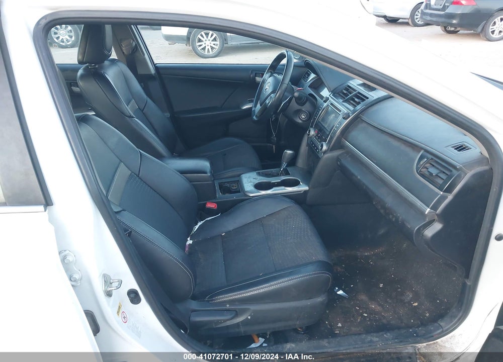 2014 TOYOTA CAMRY SE VIN: 4T1BF1FK2EU402457